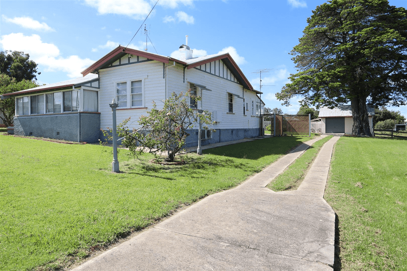 137 Petrie Street, Tenterfield, NSW 2372