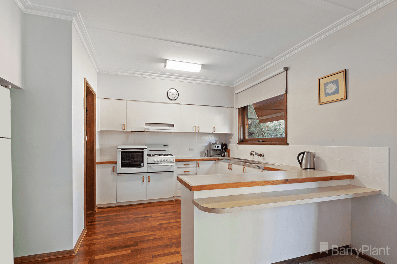 11 Rosemary Avenue, Strathdale, VIC 3550