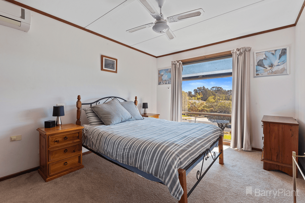 11 Rosemary Avenue, Strathdale, VIC 3550