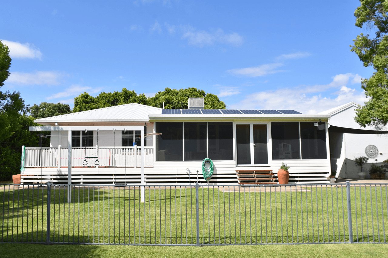 5 Robertson Avenue, MOREE, NSW 2400