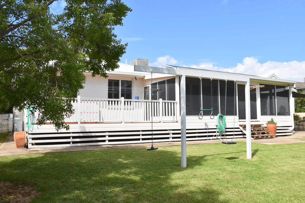 5 Robertson Avenue, MOREE, NSW 2400