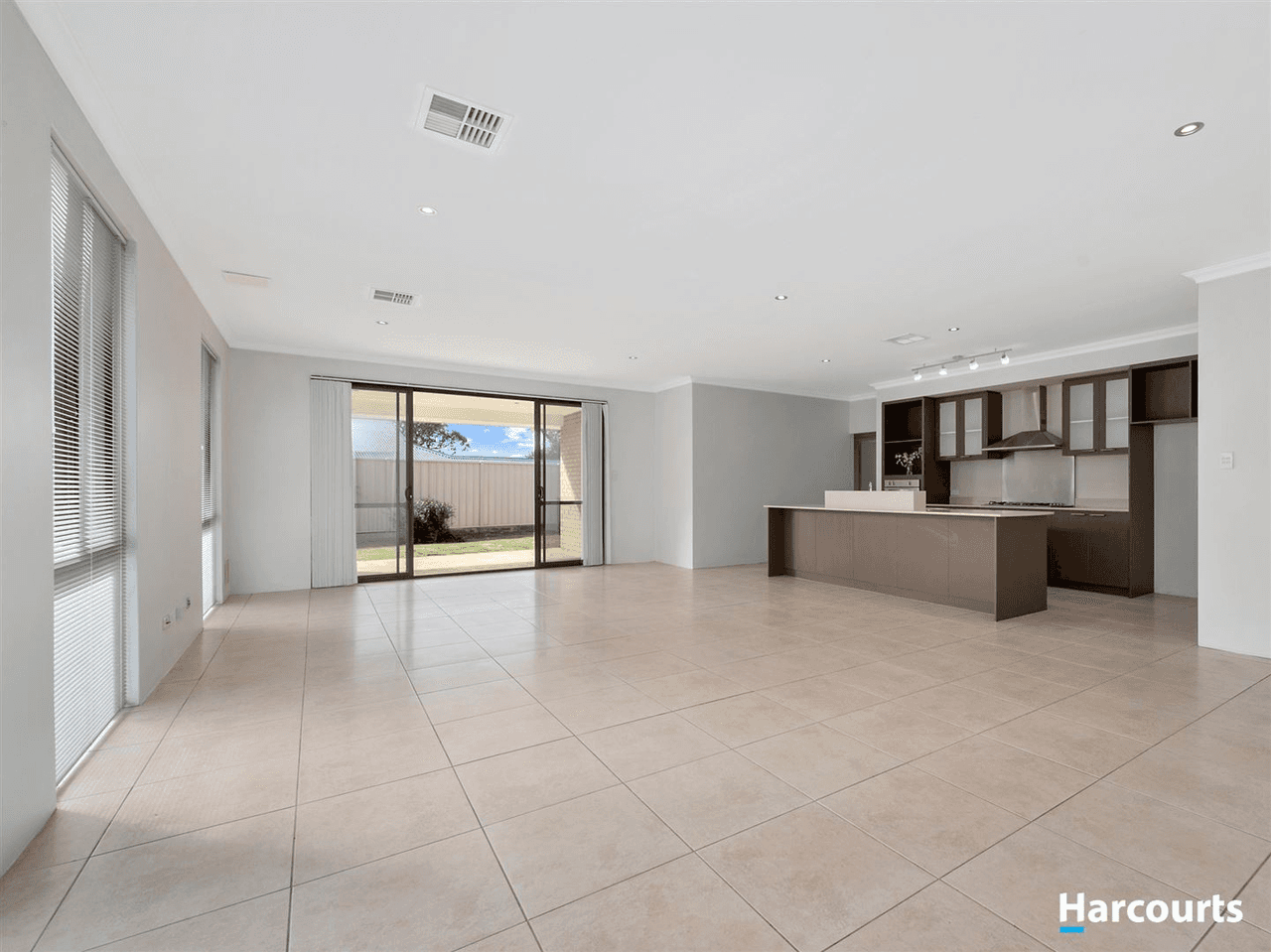 8 Myalla Pass, Lakelands, WA 6180