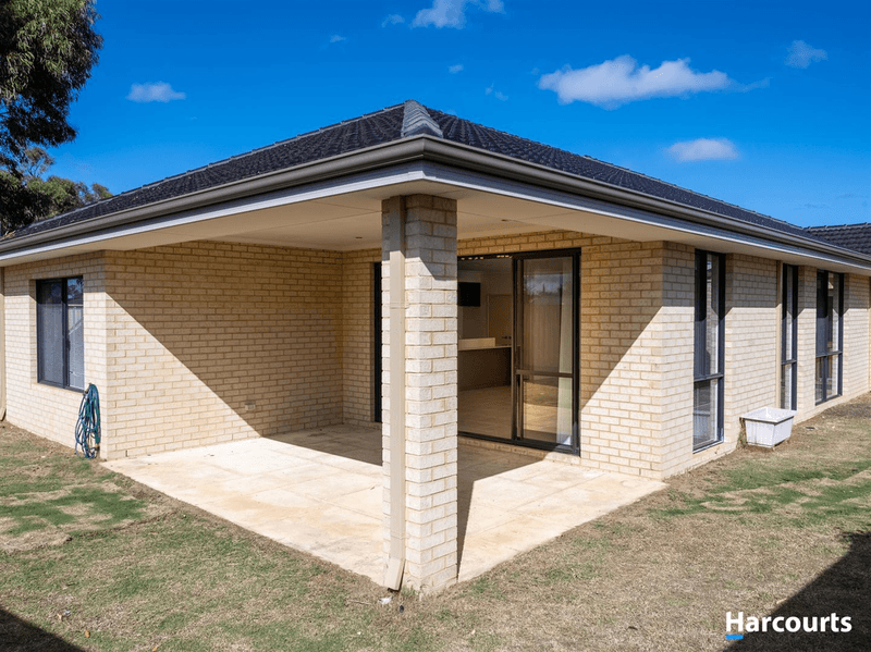 8 Myalla Pass, Lakelands, WA 6180