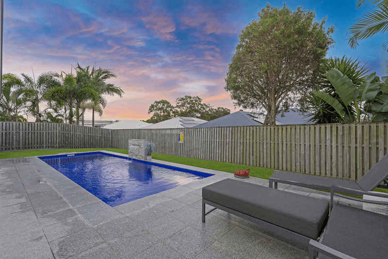 8 Summerlea Crescent, ORMEAU, QLD 4208