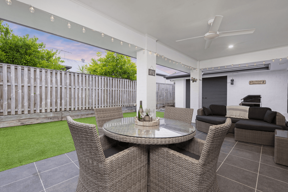 8 Summerlea Crescent, ORMEAU, QLD 4208