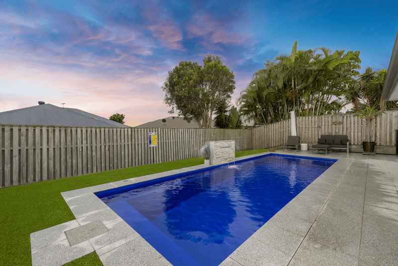 8 Summerlea Crescent, ORMEAU, QLD 4208