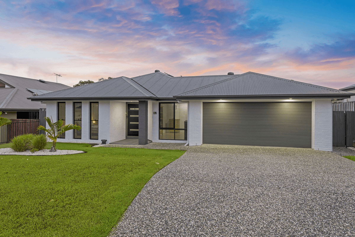 8 Summerlea Crescent, ORMEAU, QLD 4208