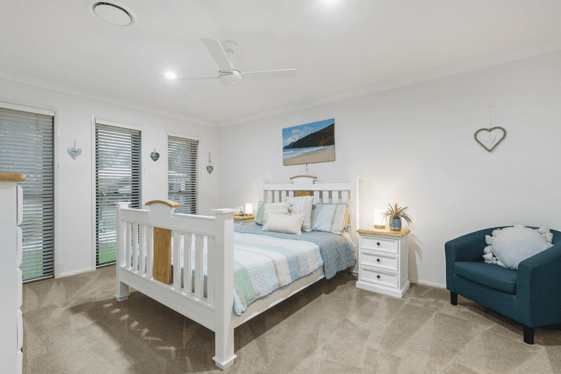 8 Summerlea Crescent, ORMEAU, QLD 4208