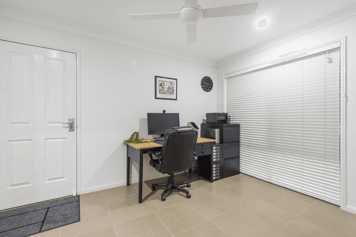 8 Summerlea Crescent, ORMEAU, QLD 4208