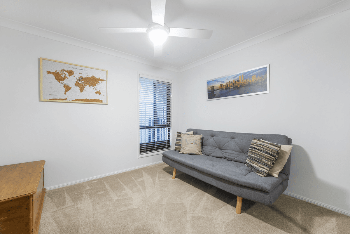 8 Summerlea Crescent, ORMEAU, QLD 4208