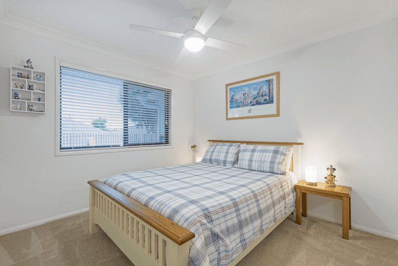 8 Summerlea Crescent, ORMEAU, QLD 4208