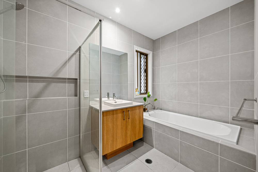 33 Laxton Road, Pallara, QLD 4110