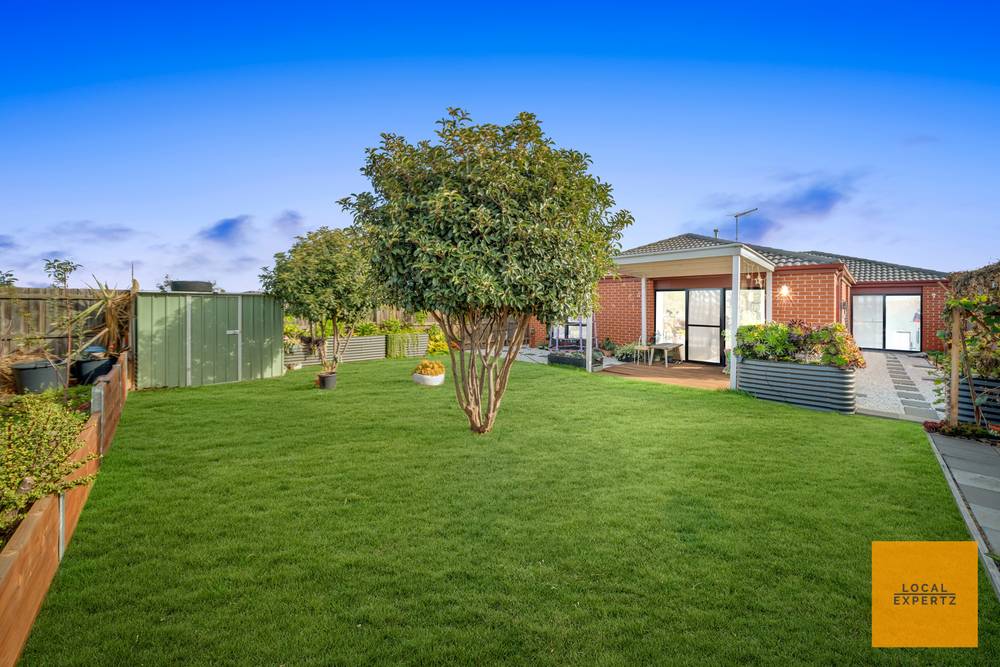 221 James Melrose Drive, Brookfield, VIC 3338