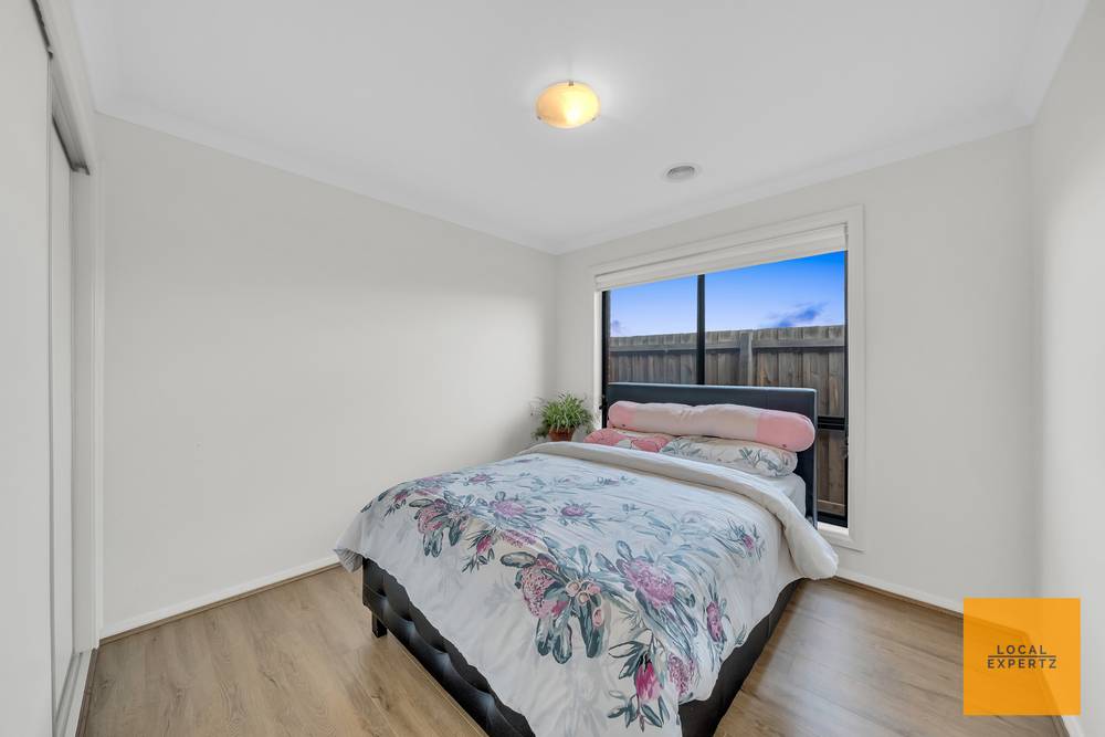 221 James Melrose Drive, Brookfield, VIC 3338