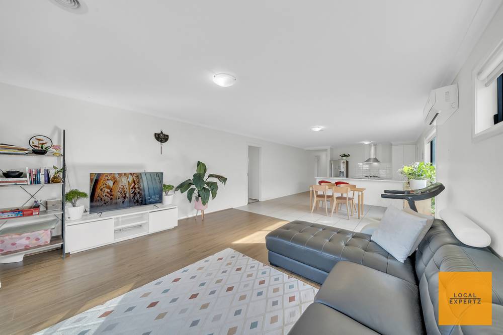 221 James Melrose Drive, Brookfield, VIC 3338