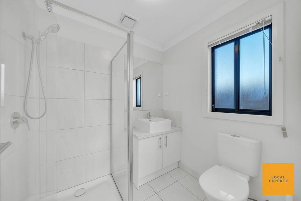 221 James Melrose Drive, Brookfield, VIC 3338