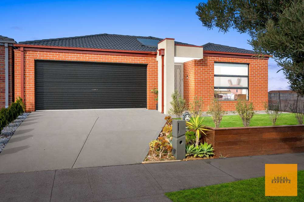 221 James Melrose Drive, Brookfield, VIC 3338