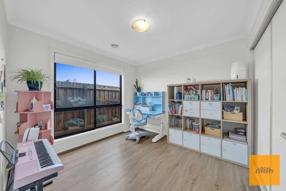 221 James Melrose Drive, Brookfield, VIC 3338