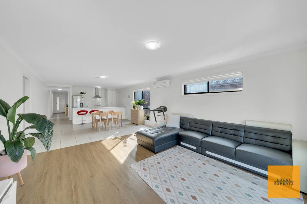 221 James Melrose Drive, Brookfield, VIC 3338