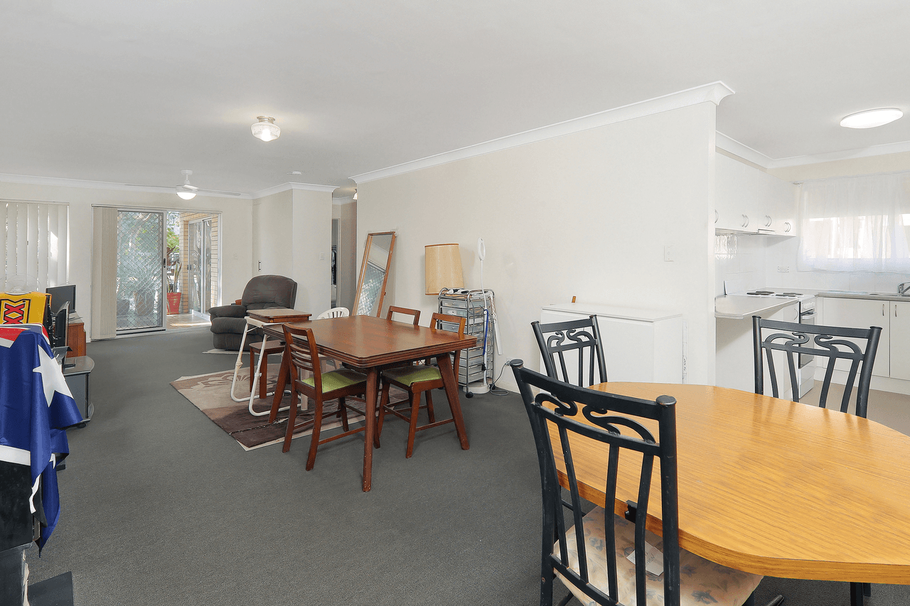 Unit 1/18 Raby Rd, Coorparoo, QLD 4151