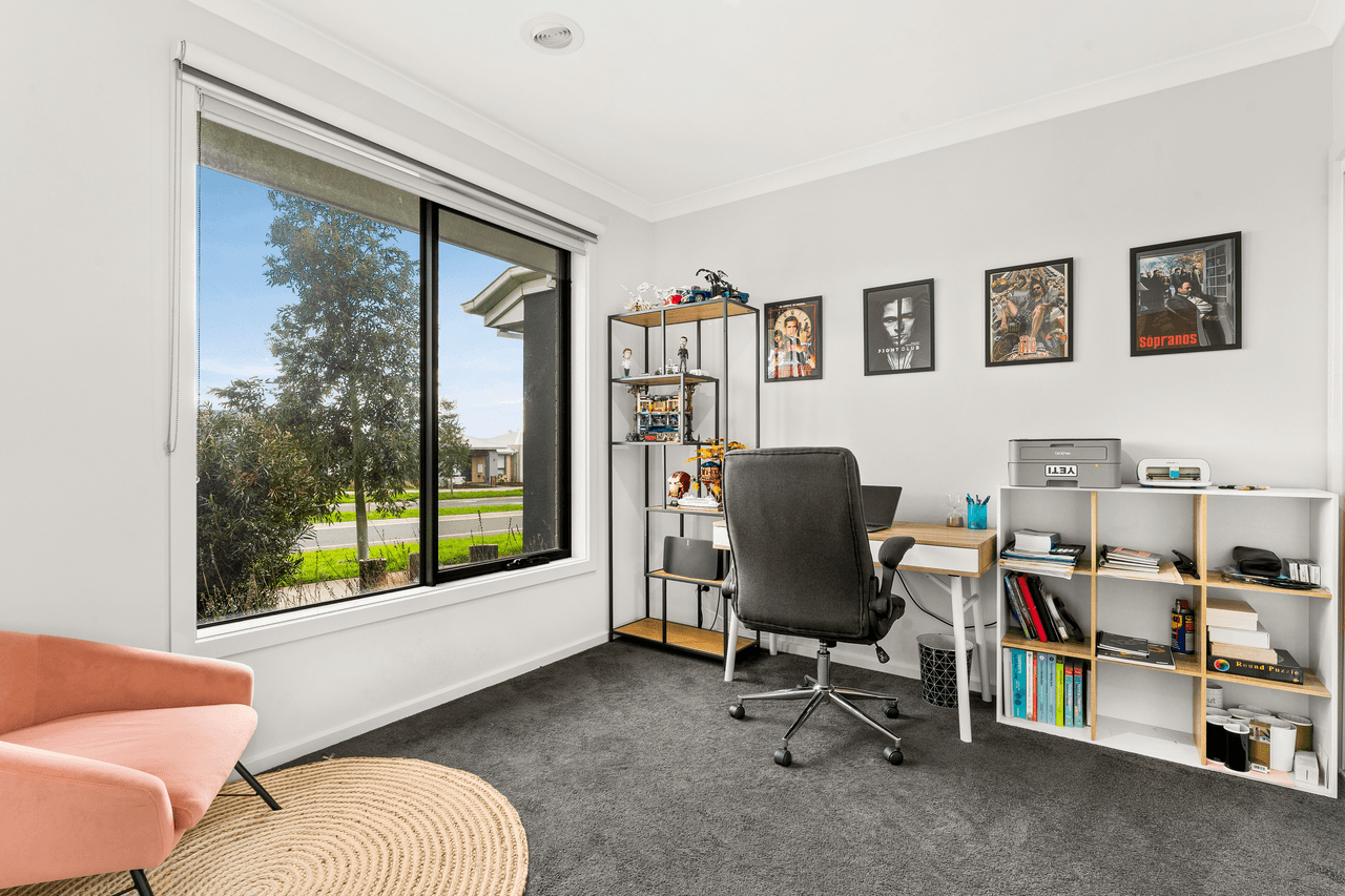 192 Wheelers Park Drive, CRANBOURNE NORTH, VIC 3977