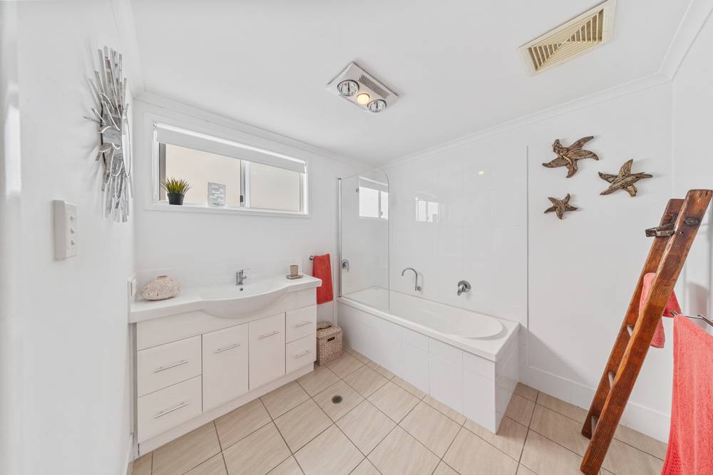 39 Rumbalara Avenue, RAINBOW BEACH, QLD 4581