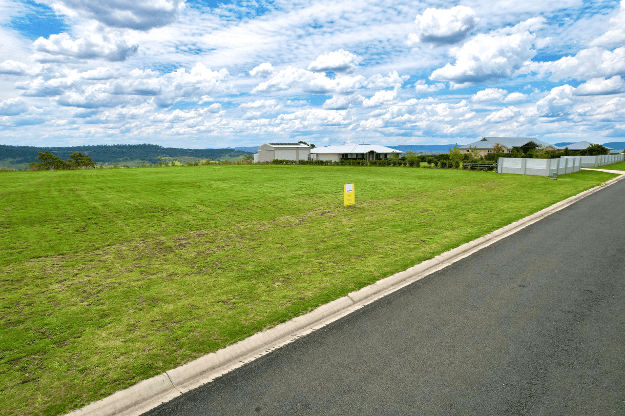 18 Derain Drive, SLADEVALE, QLD 4370