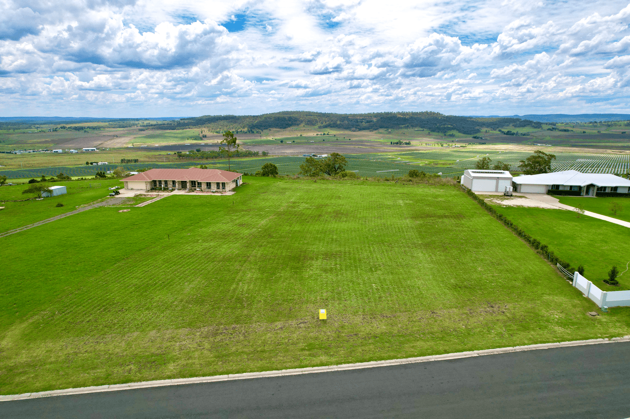 18 Derain Drive, SLADEVALE, QLD 4370