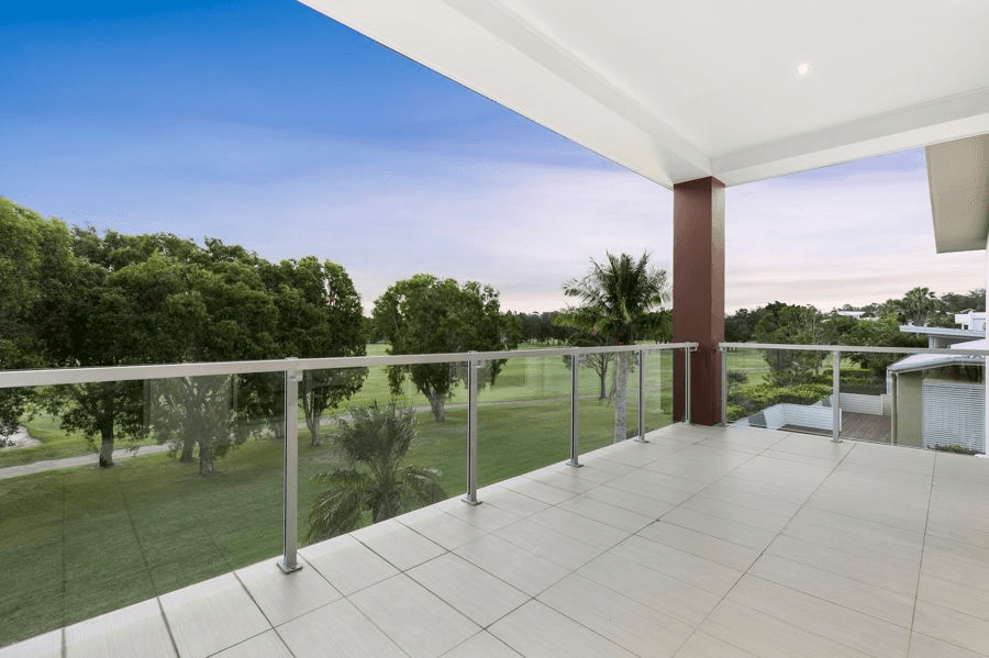 1038 Lakeview Terrace, BENOWA, QLD 4217