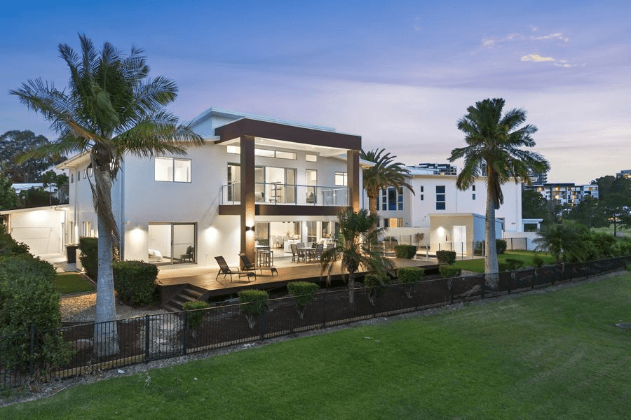 1038 Lakeview Terrace, BENOWA, QLD 4217