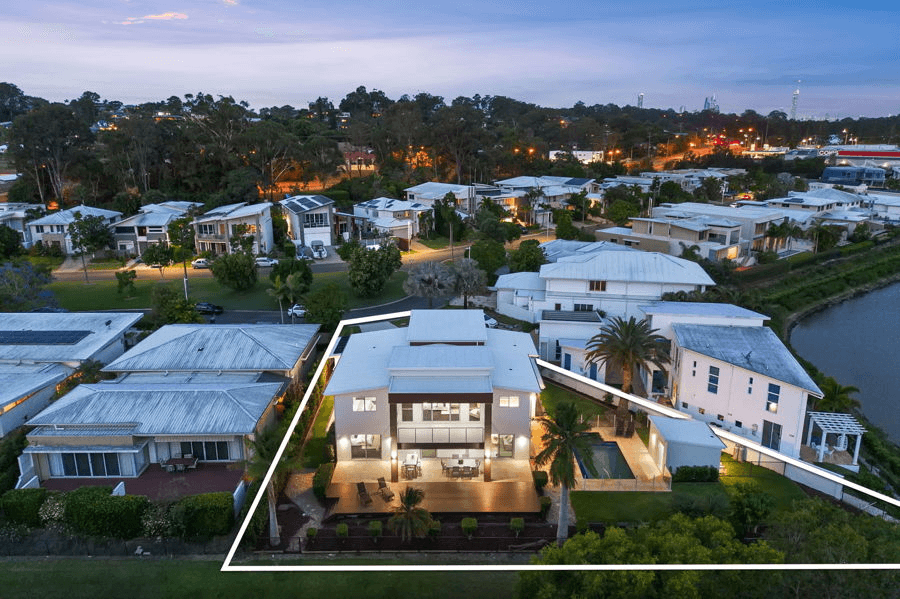 1038 Lakeview Terrace, BENOWA, QLD 4217