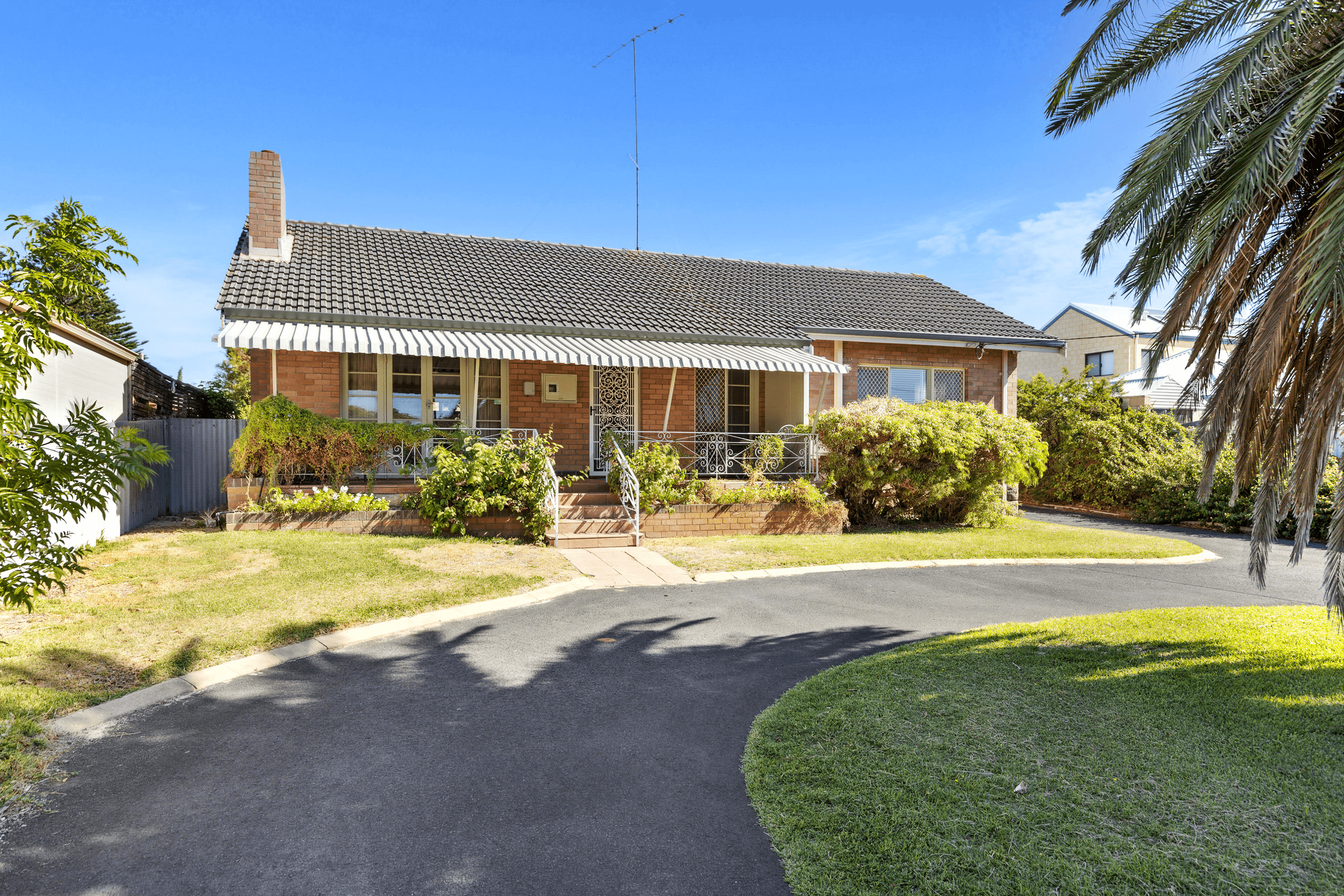 93 Penguin Road, SAFETY BAY, WA 6169
