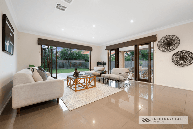 2 Brighton Bay View, SANCTUARY LAKES, VIC 3030