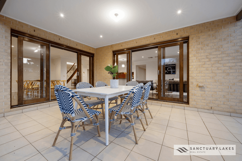 2 Brighton Bay View, SANCTUARY LAKES, VIC 3030