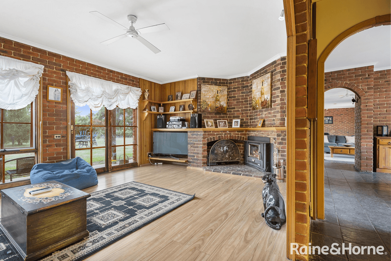 16 Short Road, GISBORNE, VIC 3437