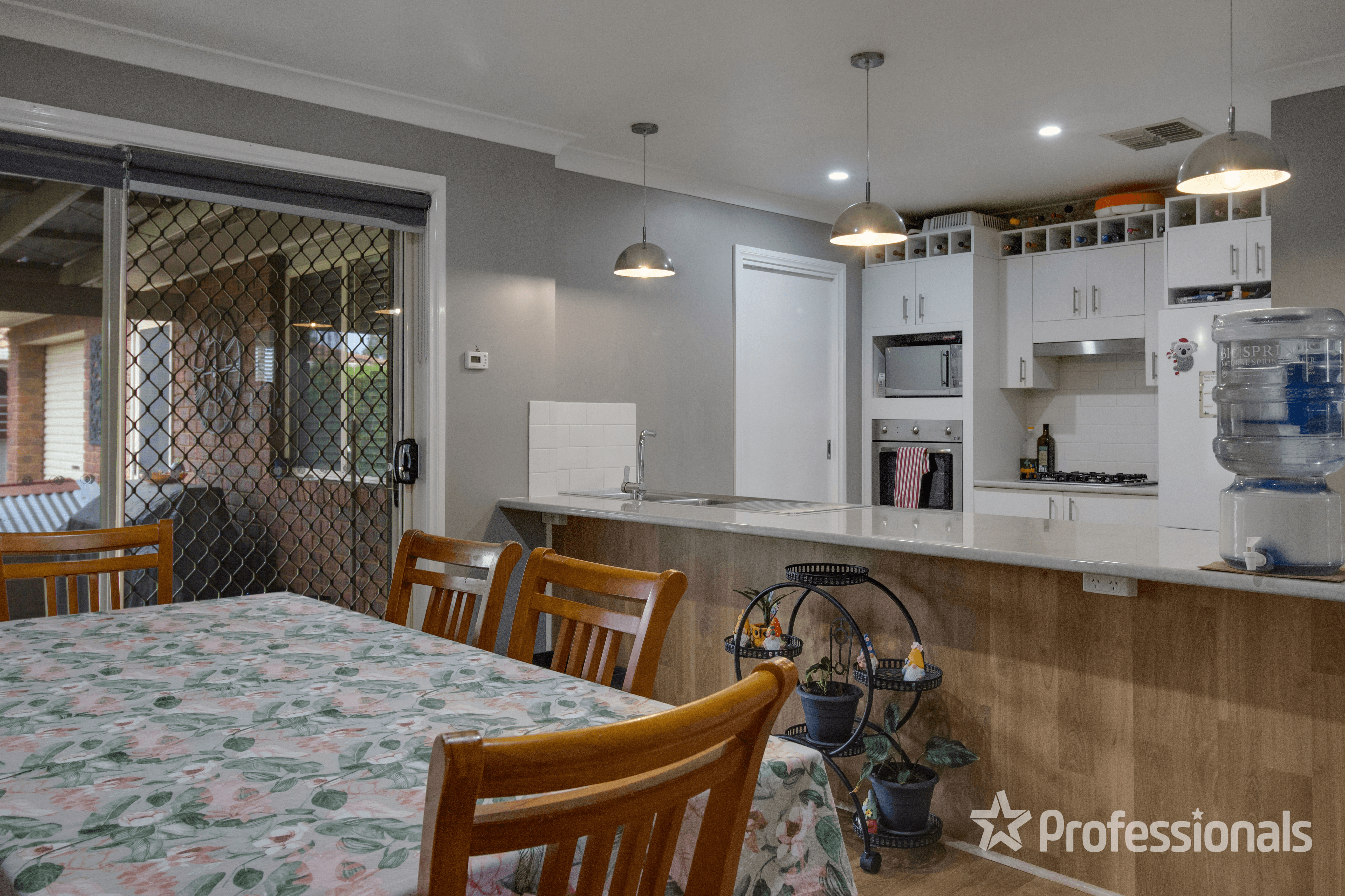 48 Balleroo Crescent, Glenfield Park, NSW 2650