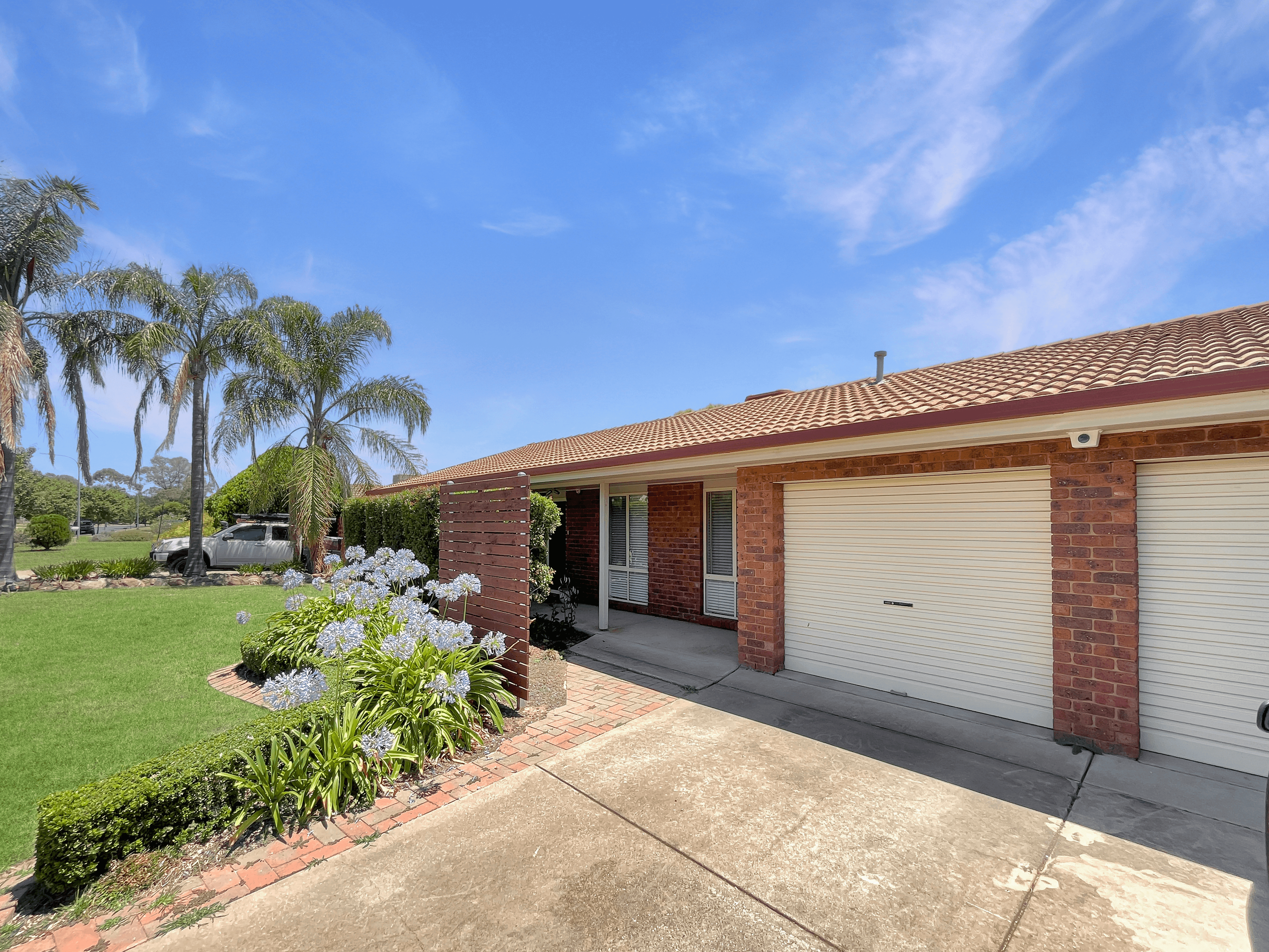 48 Balleroo Crescent, Glenfield Park, NSW 2650