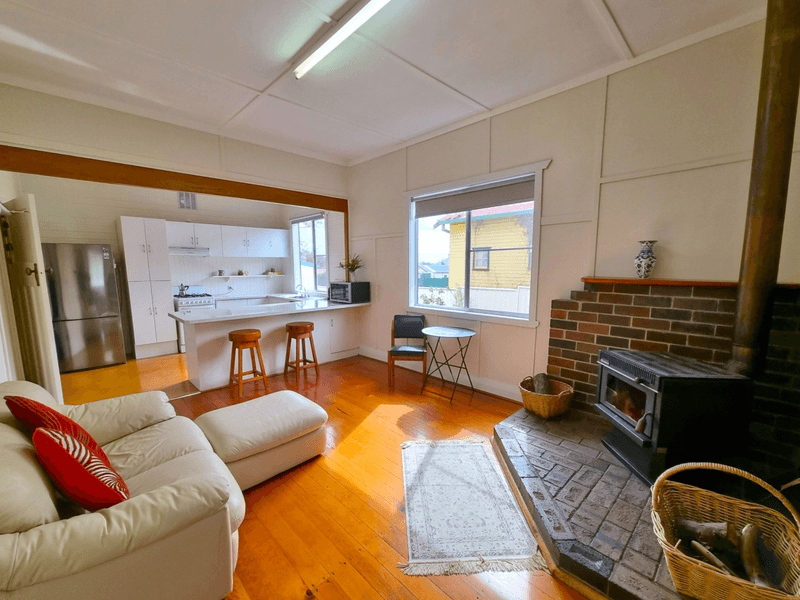 98 Church Street, GLEN INNES, NSW 2370