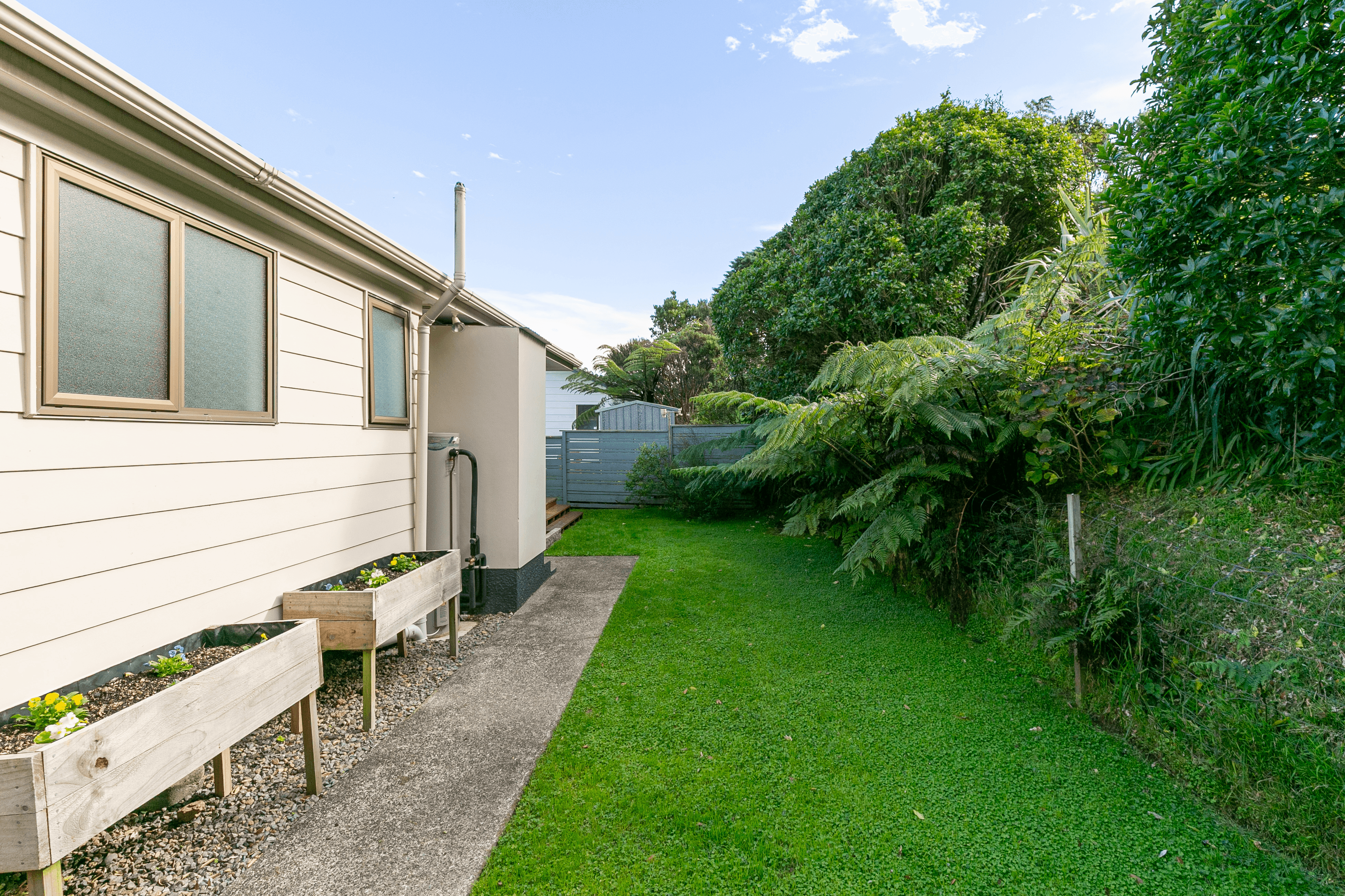 5 Ladbrooke Drive, Newlands, Wellington 6037