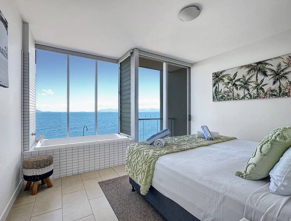 4305/146 Sooning St 'One Bright Point', Nelly Bay, QLD 4819