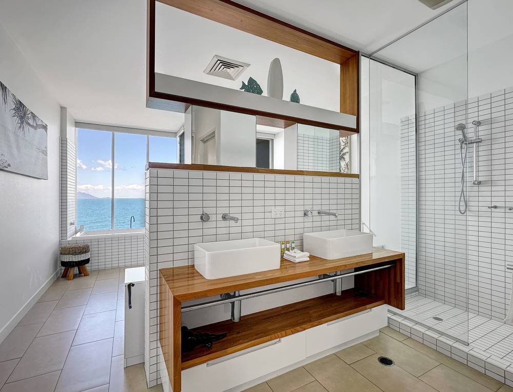 4305/146 Sooning St 'One Bright Point', Nelly Bay, QLD 4819