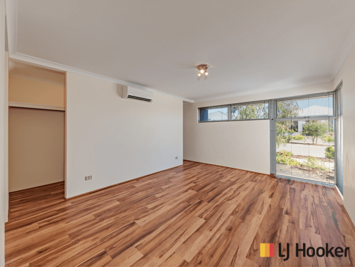 54 Farnham Pass, ALKIMOS, WA 6038