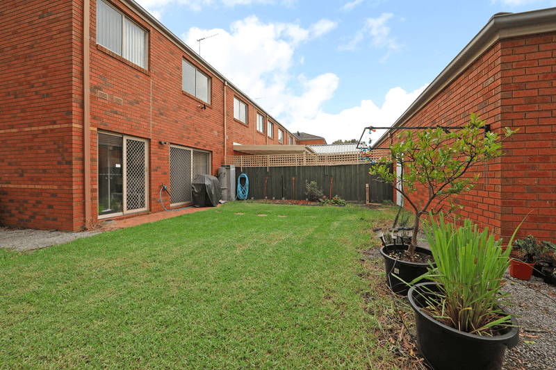 2 St Laurent Rise, KNOXFIELD, VIC 3180