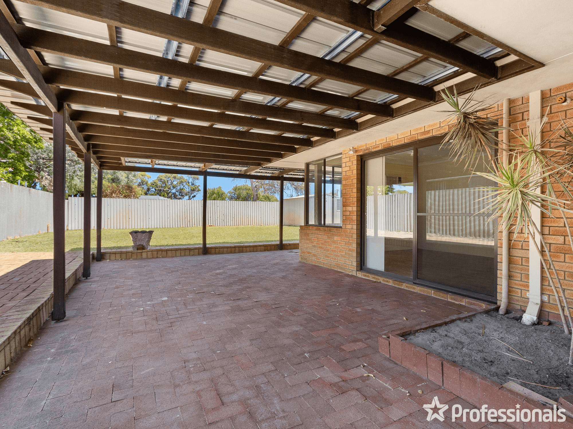 6 Kingallon Court, ROCKINGHAM, WA 6168