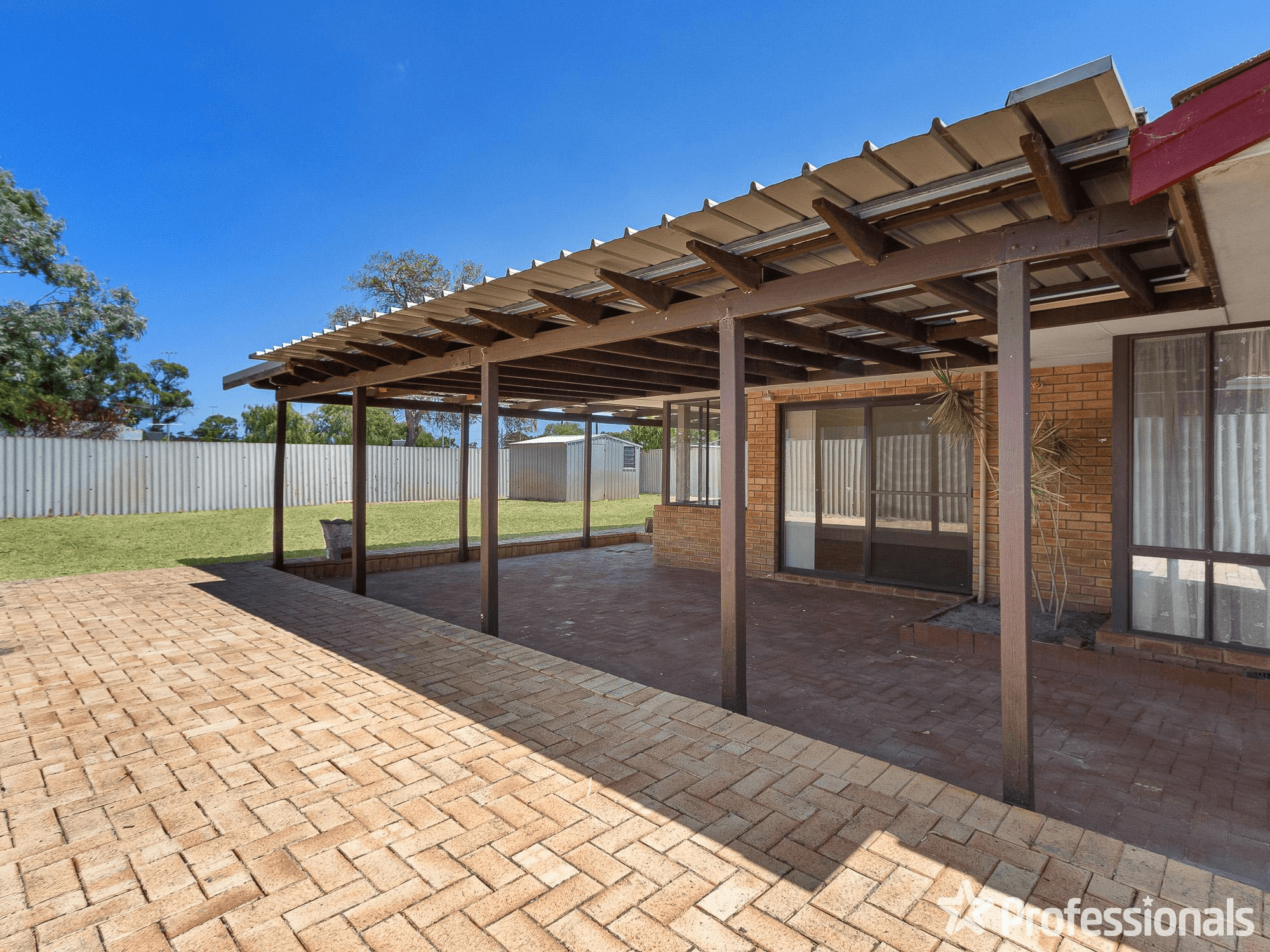 6 Kingallon Court, ROCKINGHAM, WA 6168