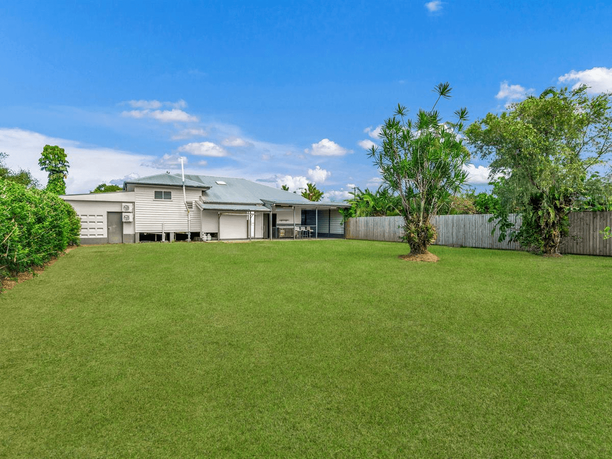 42 HICKORY Street, GOONDI BEND, QLD 4860