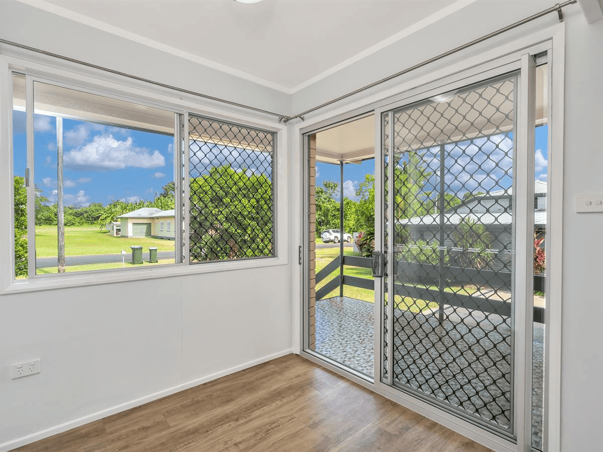 42 HICKORY Street, GOONDI BEND, QLD 4860