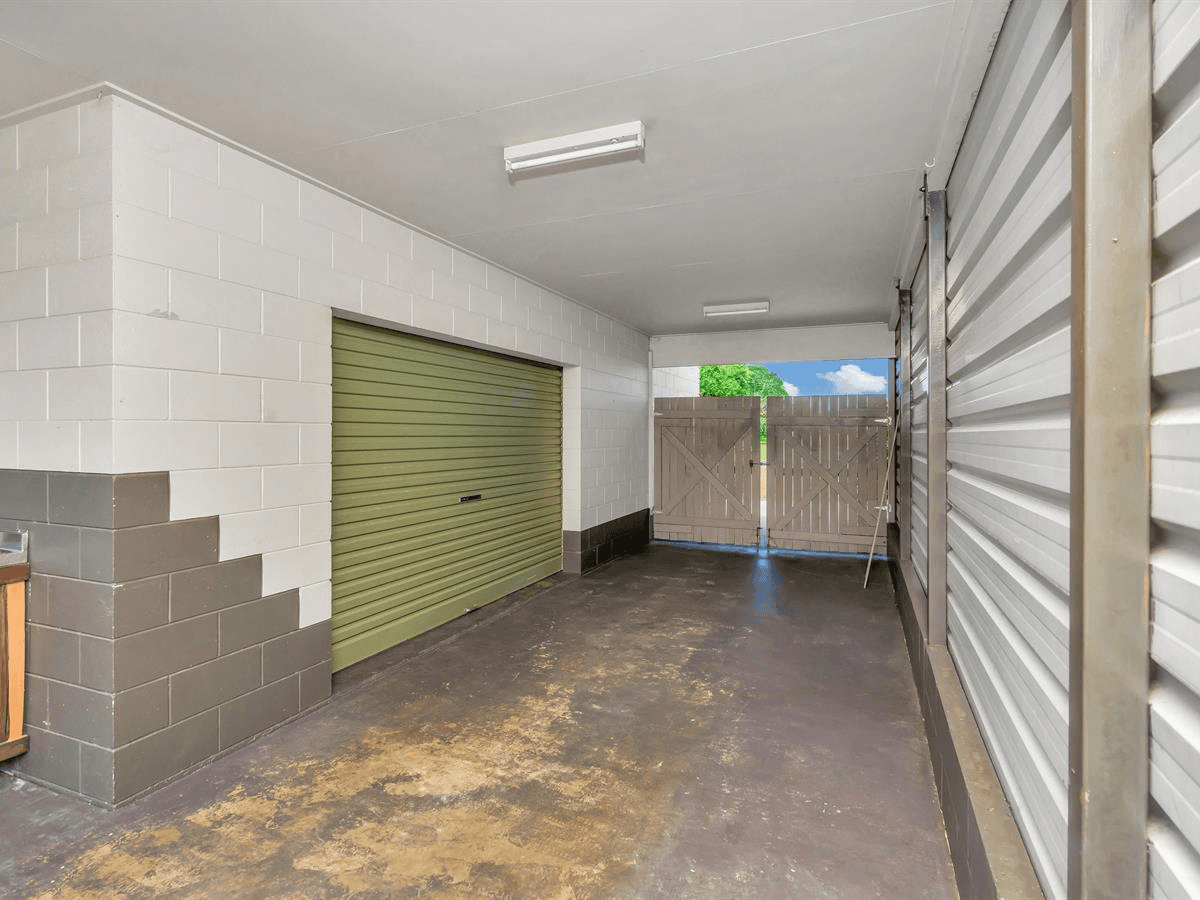 42 HICKORY Street, GOONDI BEND, QLD 4860