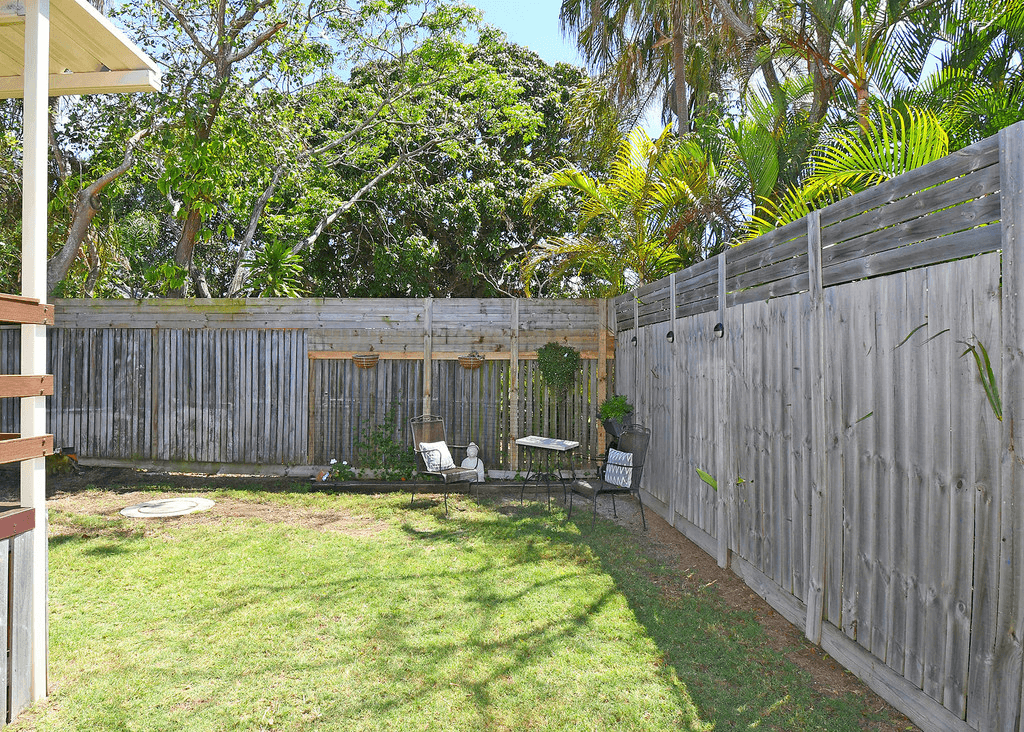 8 SCARBOROUGH Street, SCARNESS, QLD 4655