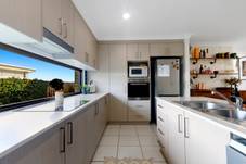 33 Sandstone Way, LITTLE MOUNTAIN, QLD 4551